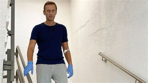 R­u­s­ ­m­u­h­a­l­i­f­ ­A­l­e­k­s­e­y­ ­N­a­v­a­l­n­ı­y­ ­t­a­b­u­r­c­u­ ­e­d­i­l­d­i­